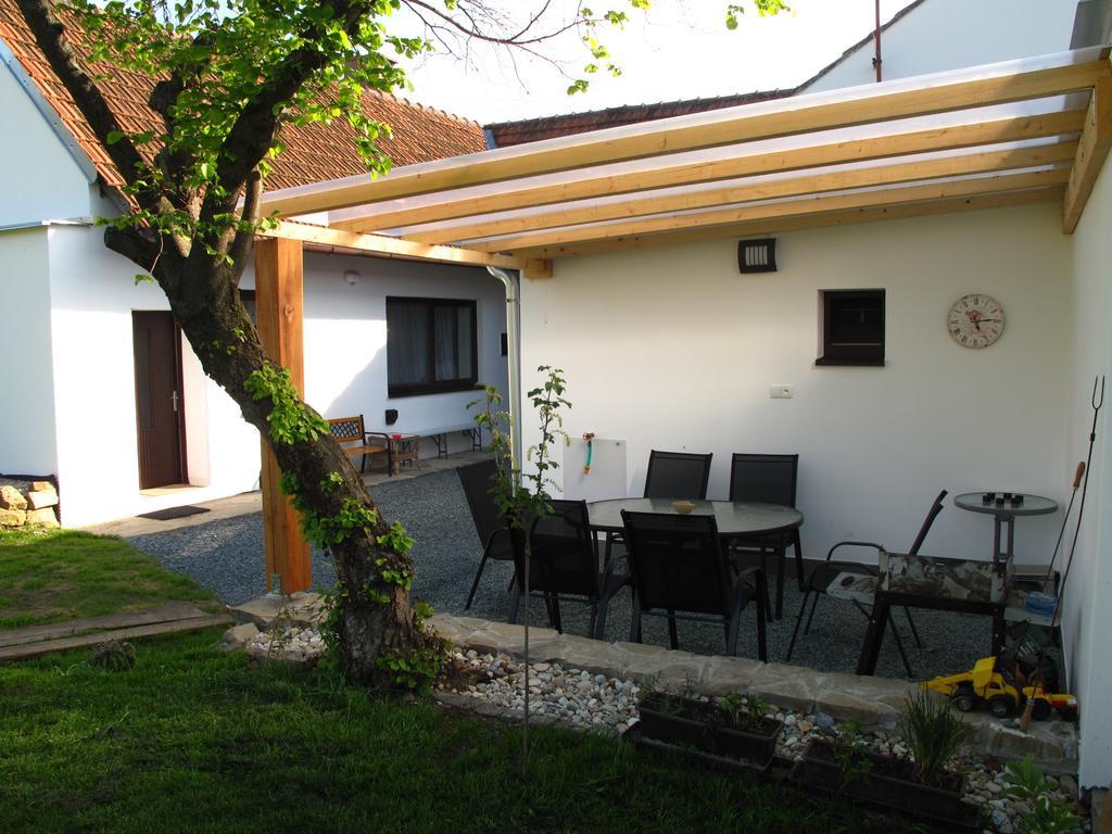 Chalupa U Vinare Villa Radejov Exterior photo